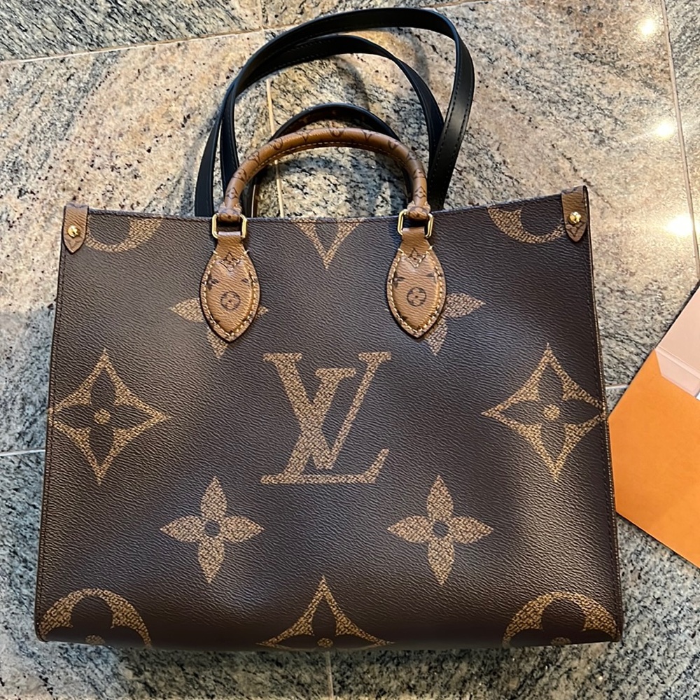 Louis Vuitton ON THE GO MM